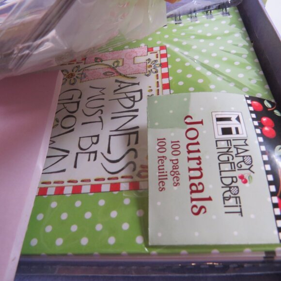 Green w Lemons Purse with stationary inside (NEW but not original items inside) - Picture 13 of 14